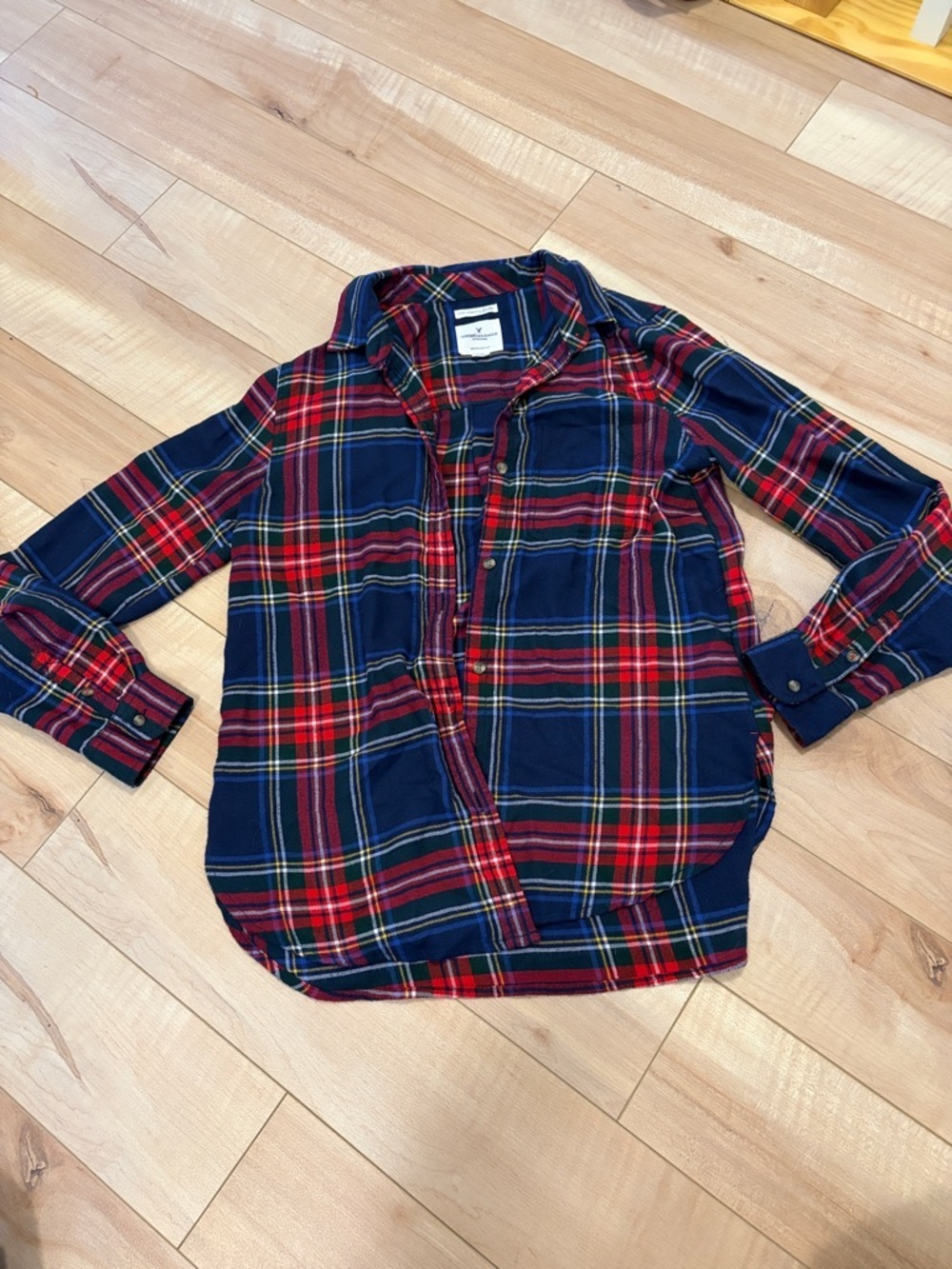 American eagle boyfriend fit plaid shirt